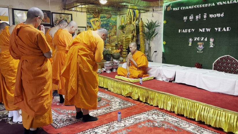 New monkd getting ordained